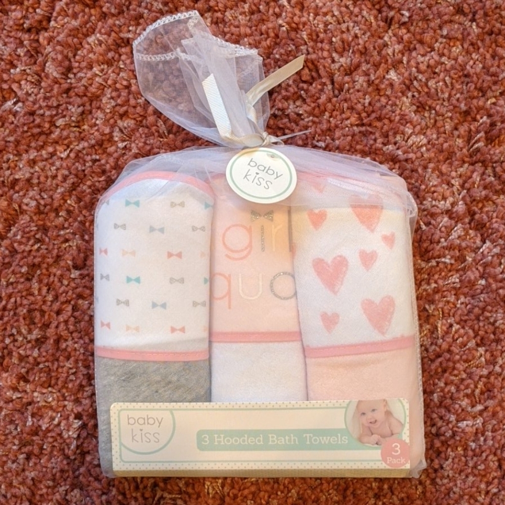 NWT 3 hooded baby bath towels - 27" x 30"